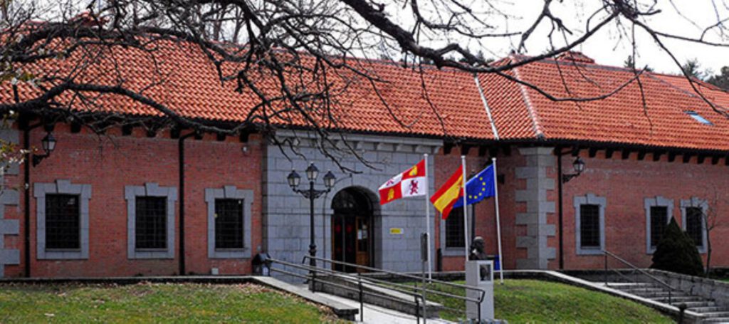 Actual edificio del CENEAM en Valsaín. que será sustituido por uno nuevo. Actual edificio del CENEAM en Valsaín. que será sustituido por uno nuevo.