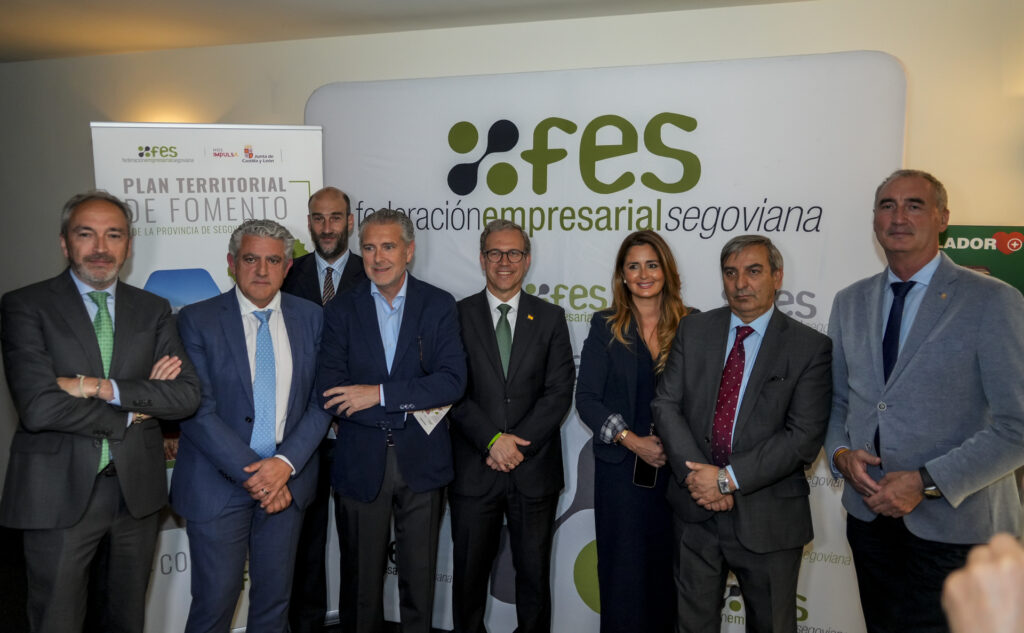 A la presentación de ayer acudieron varias personalidades. (FOTO: MIGUEL ÁNGEL FERNÁNDEZ)