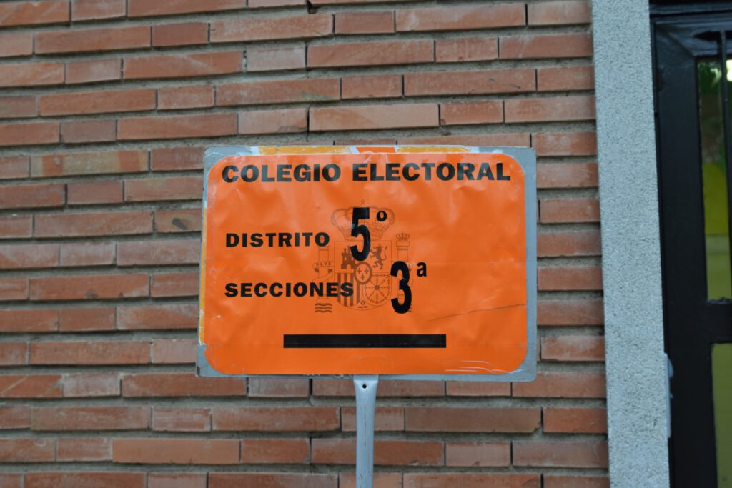 Los colegios electorales abrirán a las 9:00, pudiendo acudir a ellos para votar hasta las 20:00.