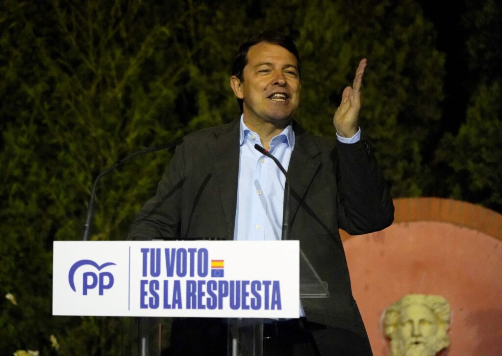 Intervención del presidente de la Junta de Castilla y León, Alfonso Fernández Mañueco, tras la victoria del PP (FOTO: LETICIA PÉREZ)