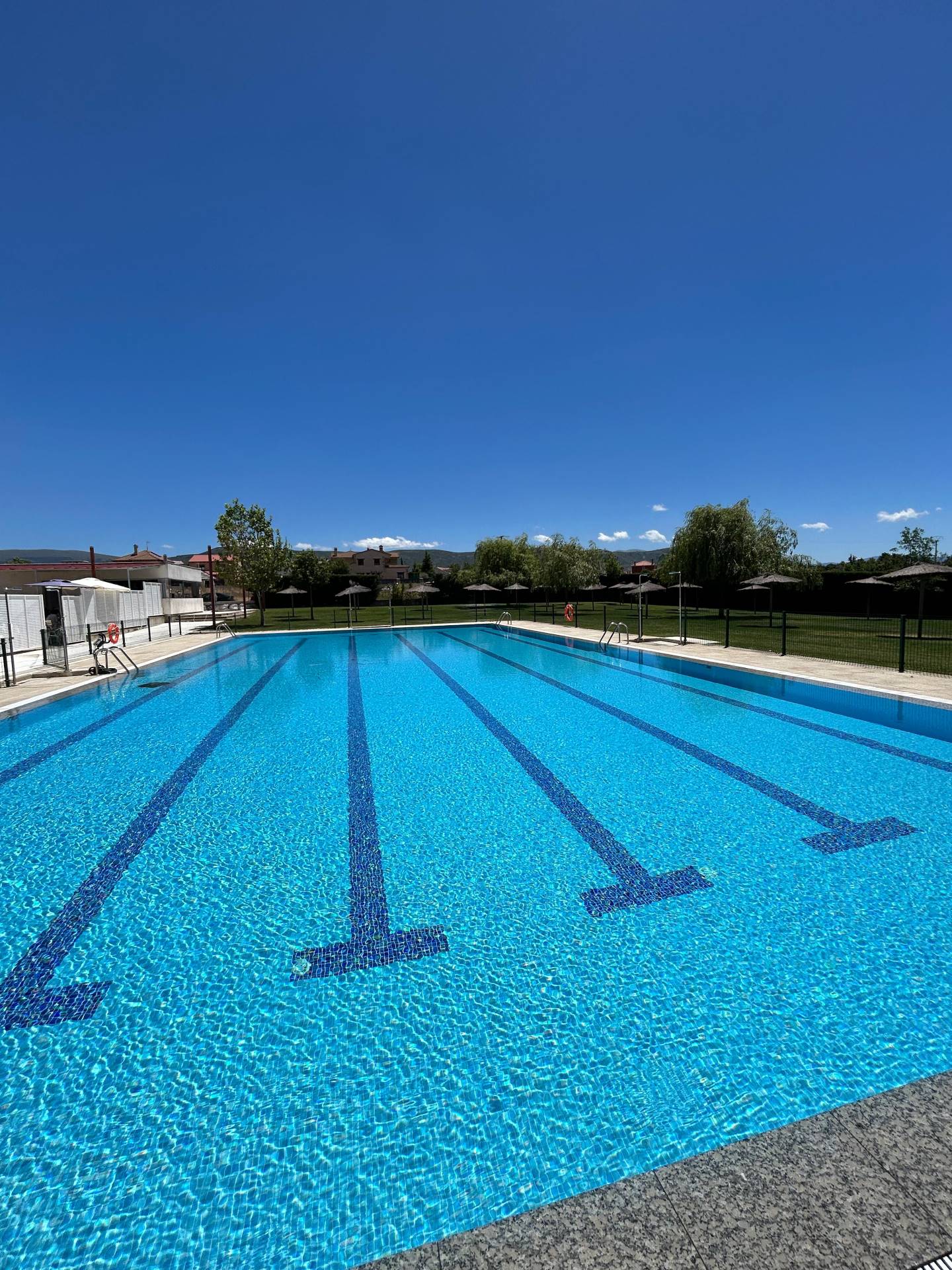 La piscina de Torrecaballeros ya ha sido llenada.