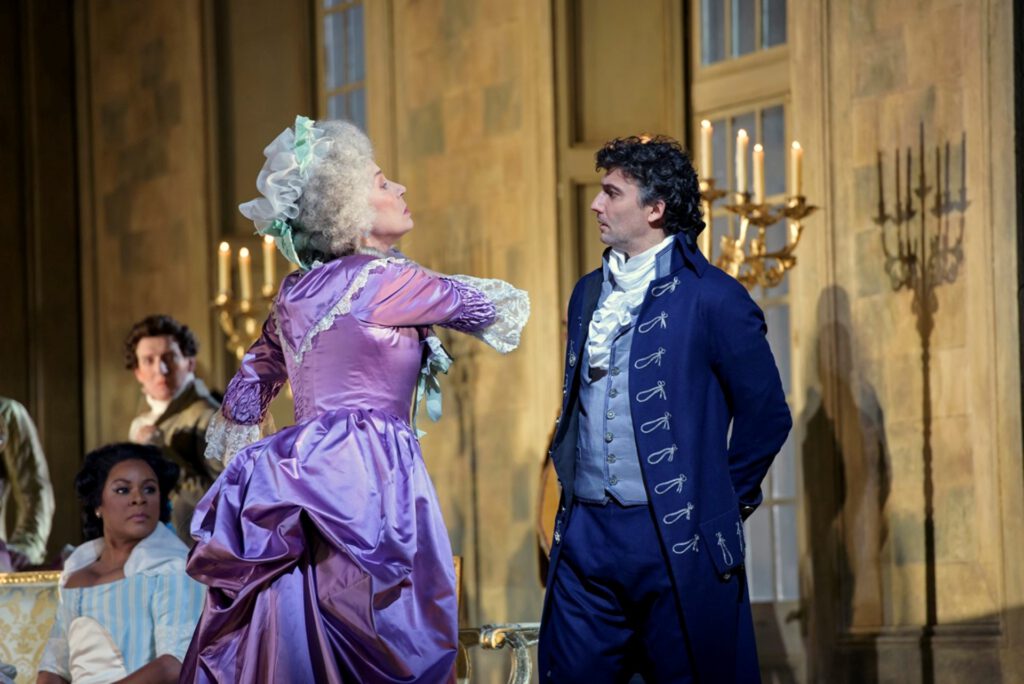 Andrea Chénier y Maddalena, protagonistas de la ópera.