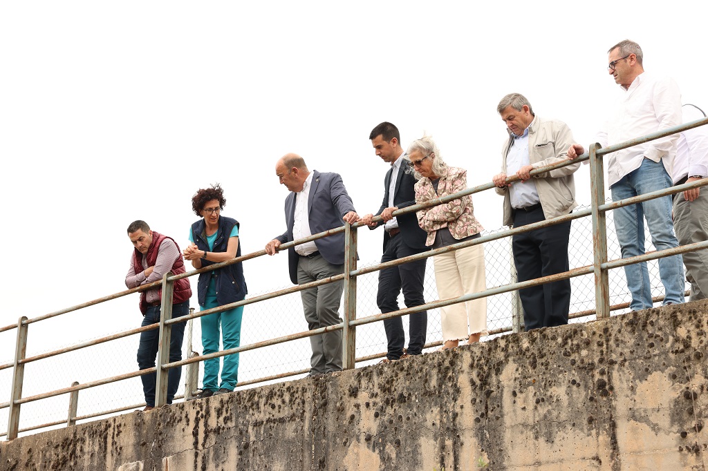 Miguel Ángel de Vicente durante su visita a la presa de Navas de Riofrío / Diputación