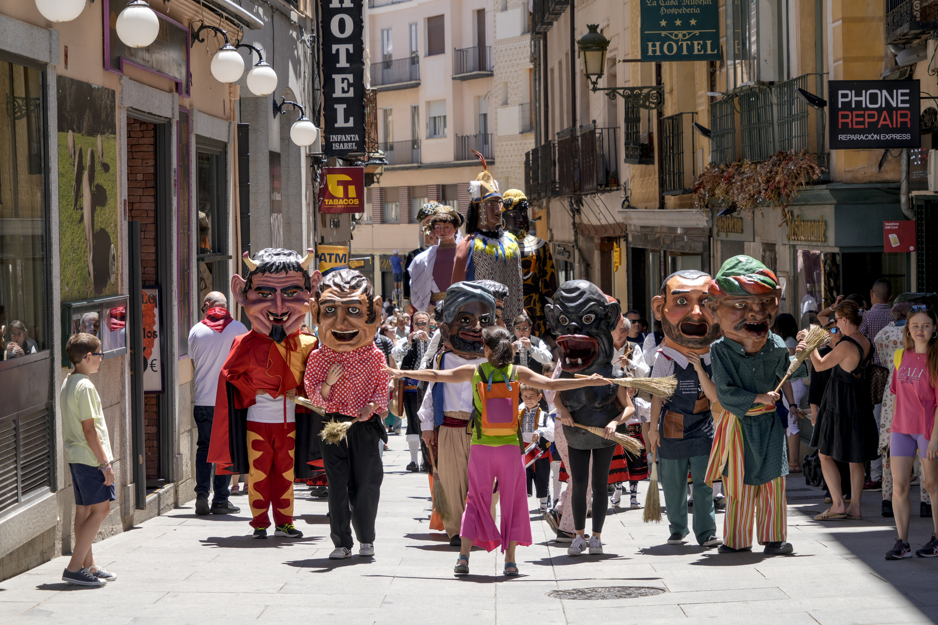 Desfile de Gigantes y Cabezudos / Miguel Ángel Fernández