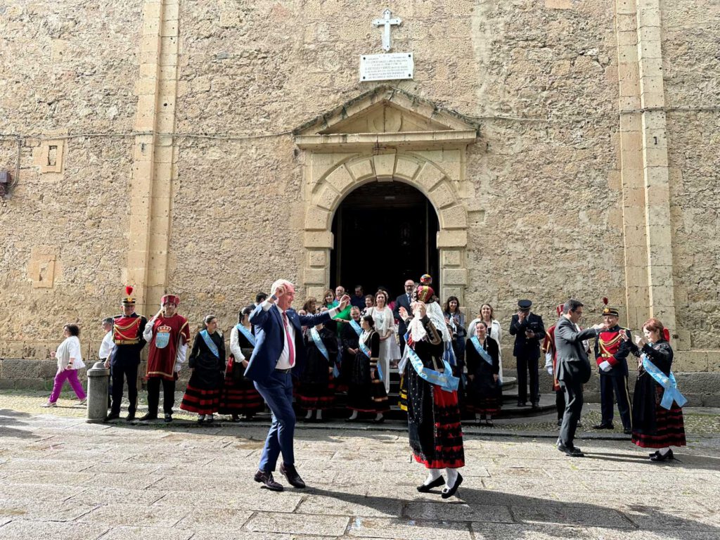 Ofrenda floral a Nuestra Señora de la Fuencisla. Ofrenda floral a Nuestra Señora de la Fuencisla.