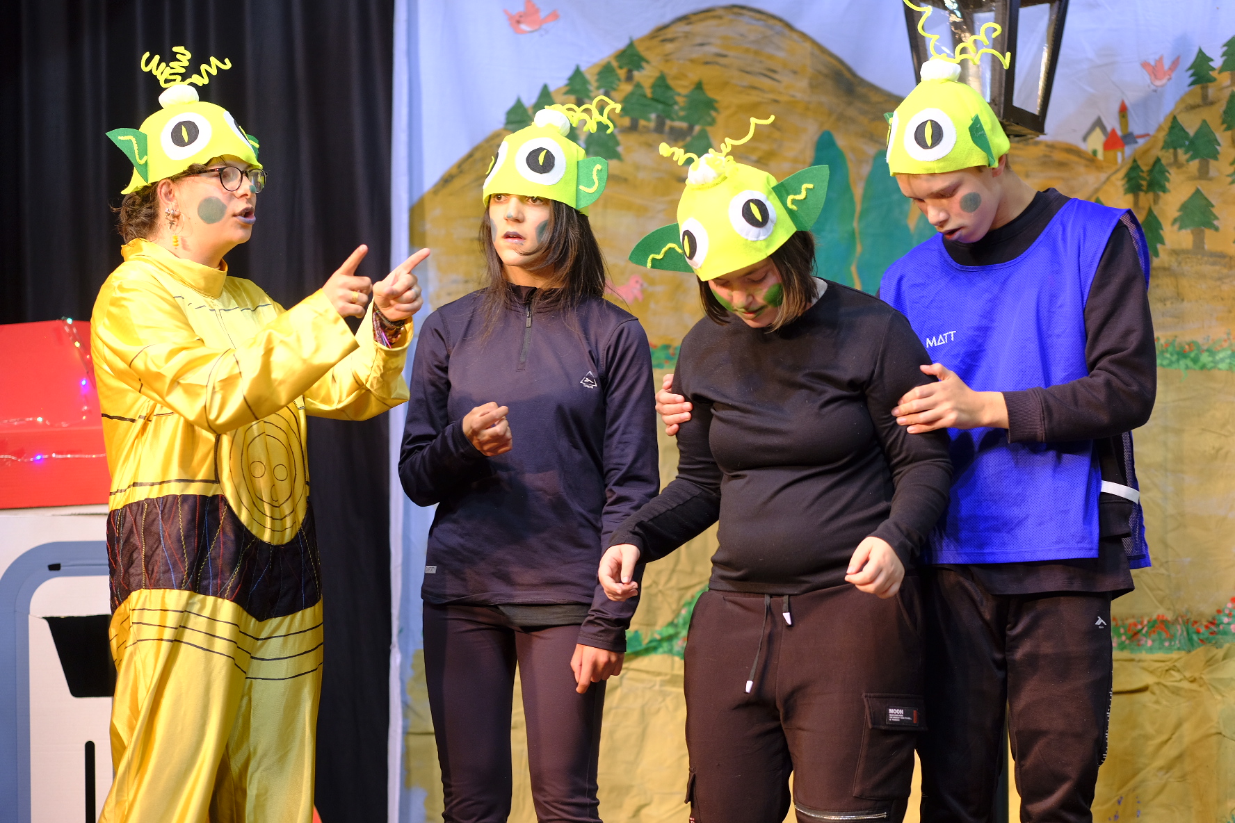 Grupos de Soria y Segovia actúan en la cuarta jornada de la muestra teatral de Fuentepelayo 1 Representación en la cuarta jornada de la muestra / Diego Gómez