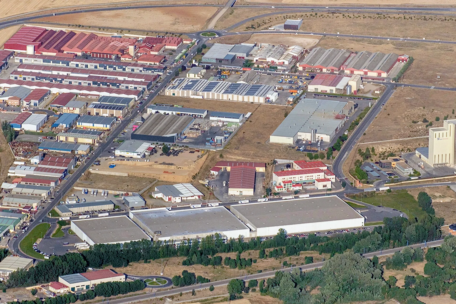 Polígono industrial de Valverde. Los productos de manufacturas son los más exportados desde Segovia hacia otros países, con un beneficio de 94,53 millones de euros durante el primer cuatrimestre de 2024. (FOTO: KAMARERO)