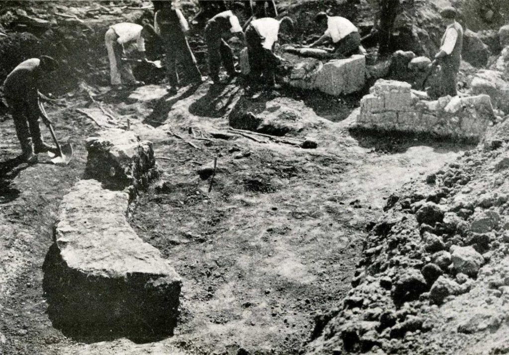 Imagen de los trabajos realizados en el yacimiento de Confloenta en 1947.