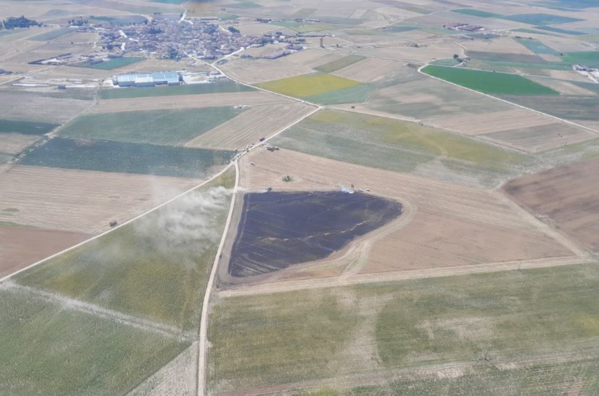 Vista aérea de la zona afectada por el incendio. (FOTO: JCYL)