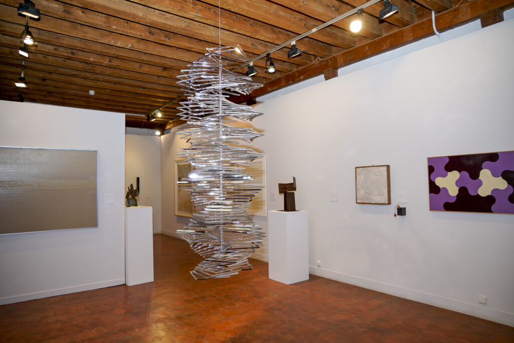 Exposición 'Tendencias Artísticas en España 1950-2000. Homenaje a la Galería de la Casa del Siglo XV' Exposición 'Tendencias Artísticas en España 1950-2000. Homenaje a la Galería de la Casa del Siglo XV'