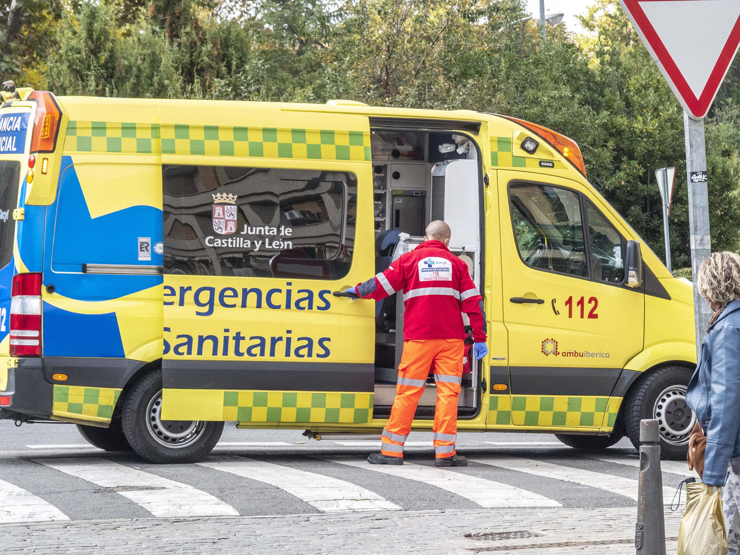 Ambulancia atendiendo una emergencia