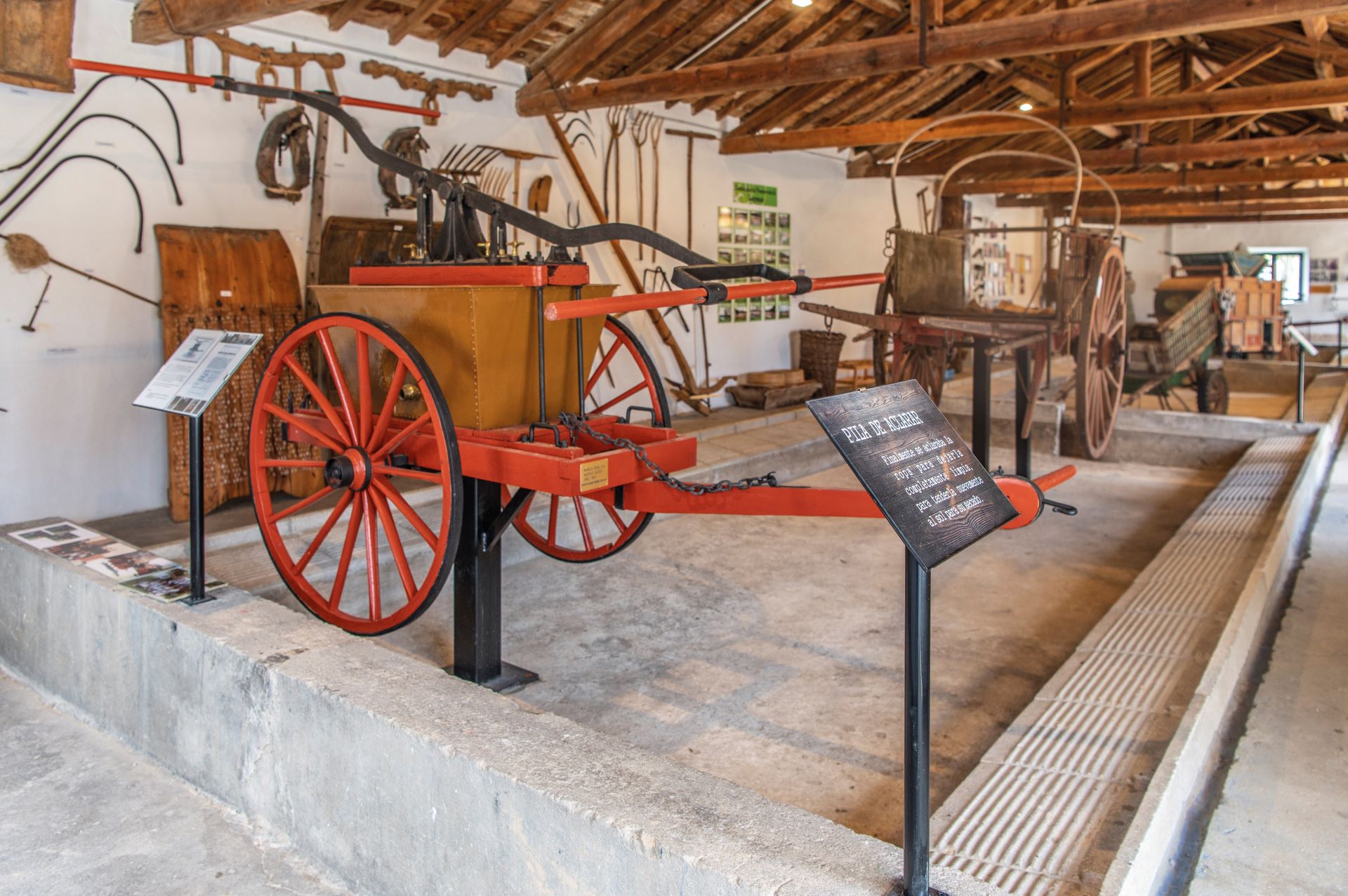 Antiguos lavaderos ahora convertidos en museo etnográfico. Antiguos lavaderos ahora convertidos en museo etnográfico.