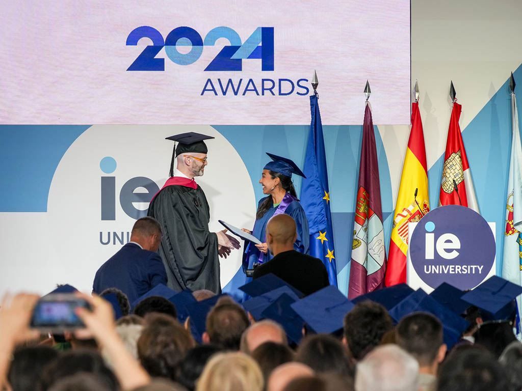 Ceremonia de Graduación de los alumnos de IE University, en el campus de Segovia. / Fotografía Miguel Ángel Fernández