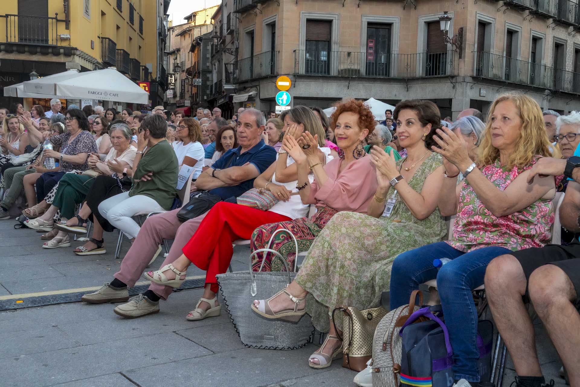Festival Noche de Luna LLena Festival Noche de Luna LLena