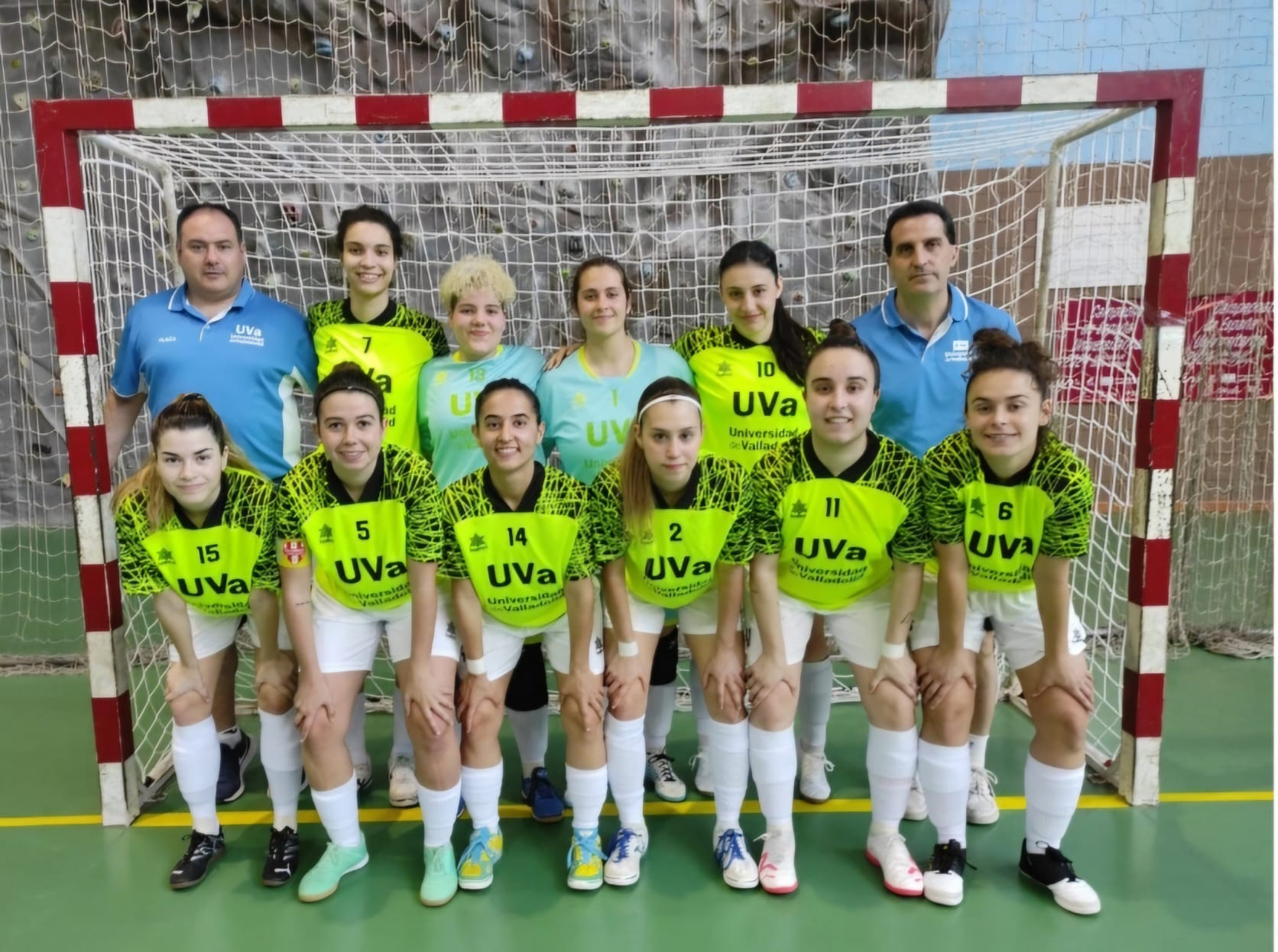 Foto equipo de futbol sala femenino que participó en el CEU celebrado en Albacete.