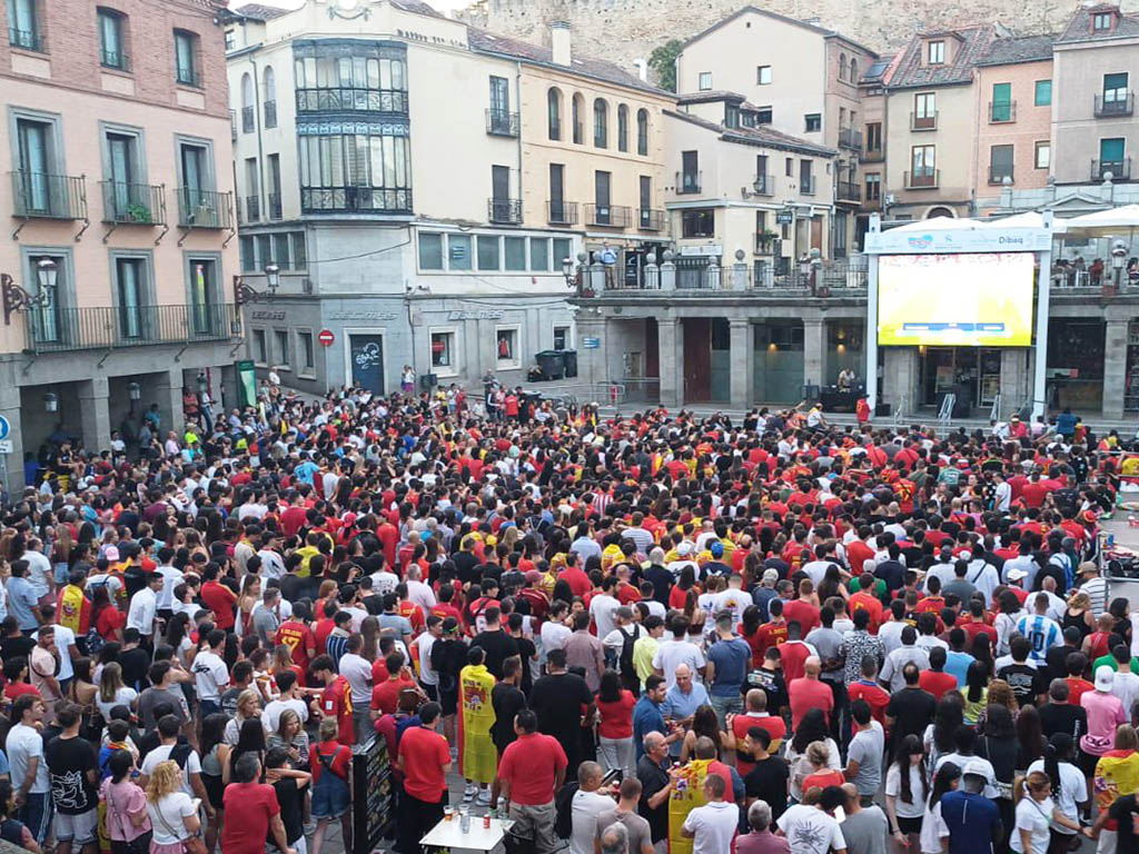Pantalla futbol eurocopa azoguejo