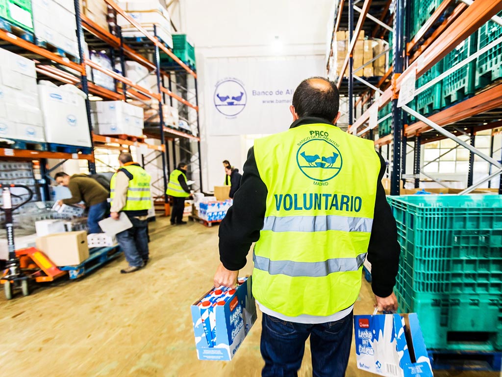 Voluntarios en el Banco de Alimentos