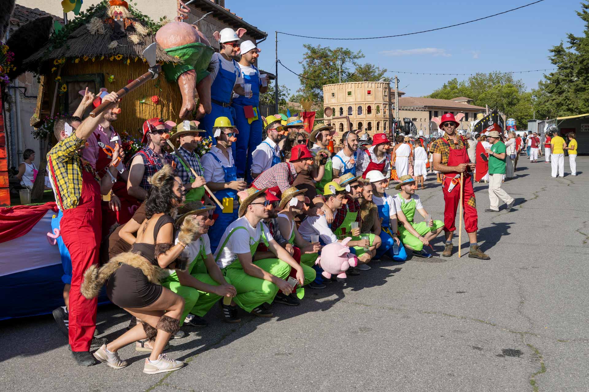Desfile de Carrozas en Fuentepelayo Desfile de Carrozas en Fuentepelayo