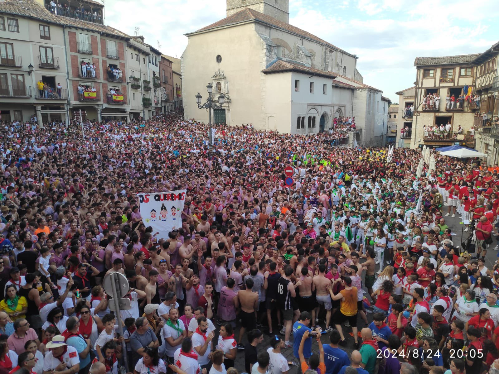 La localidad se abarrotó durante el pregón de las fiestas.