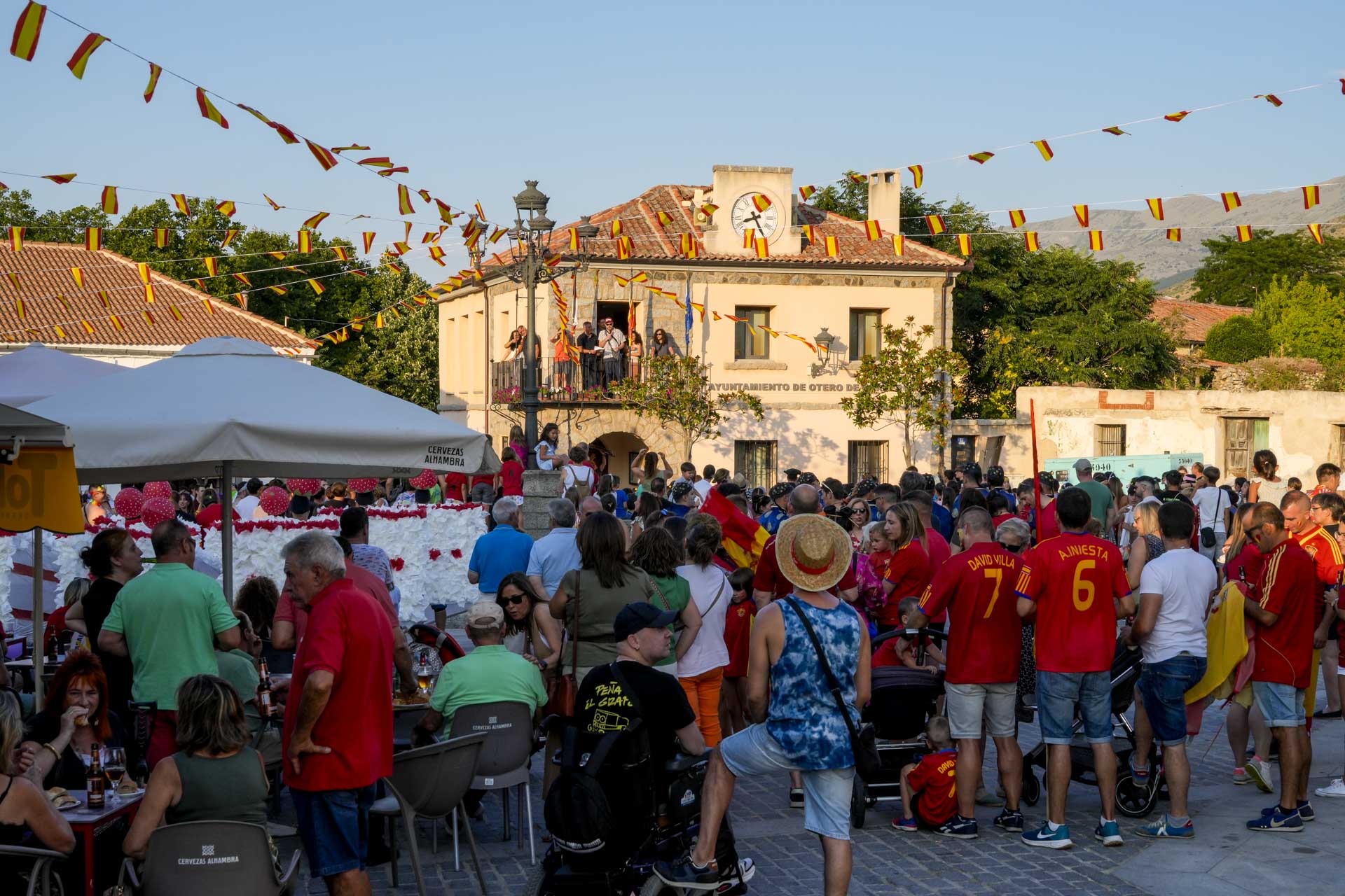 Pregón y Fiesta de Disfraces en Otero de Herreros