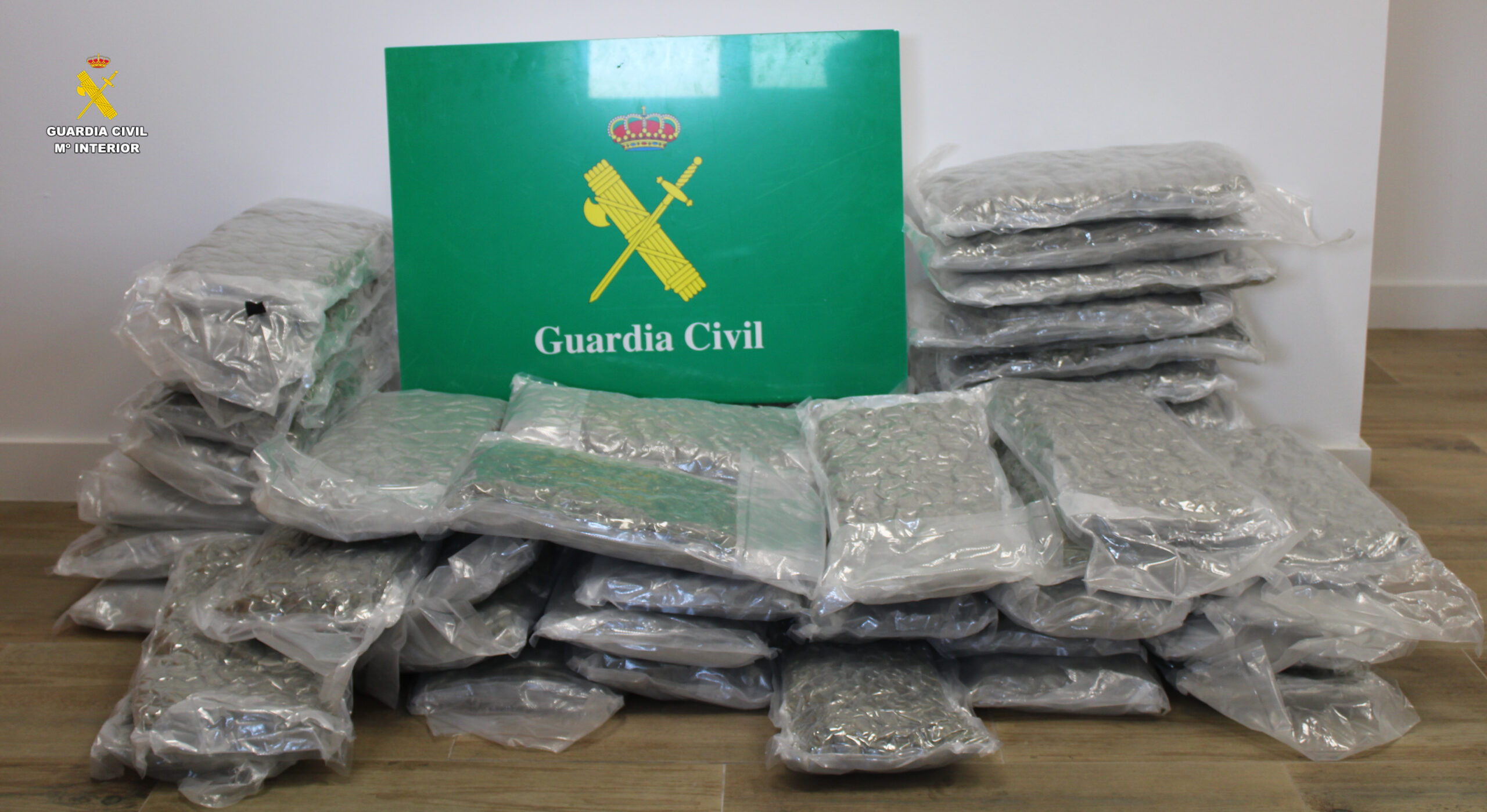 La Guardia Civil ha detenido a un hombre como presunto autor de un delito contra la salud pública / GUARDIA CIVIL