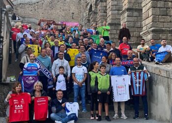 Los representantes de los clubes, en las escaleras del Postigo./ E.A.