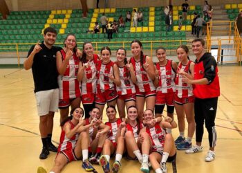 Equipo júnior femenino del CD Base que logró el ascenso./ CD BASE