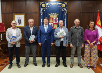 Mañueco planteará a Sánchez una PAC “que defienda al agricultor profesional” 21 Reunión del Presidente de la Junta con las OPA de CyL. / Miriam Chacón