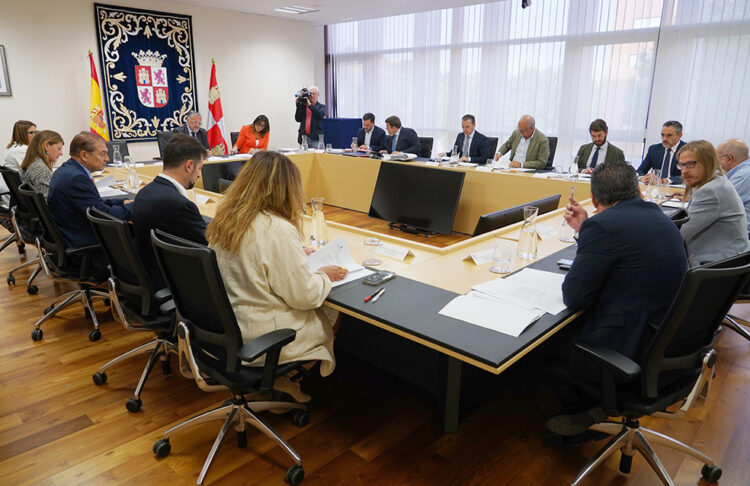 Reunión, este jueves, de la Junta de Portavoces. / Miriam Chacón