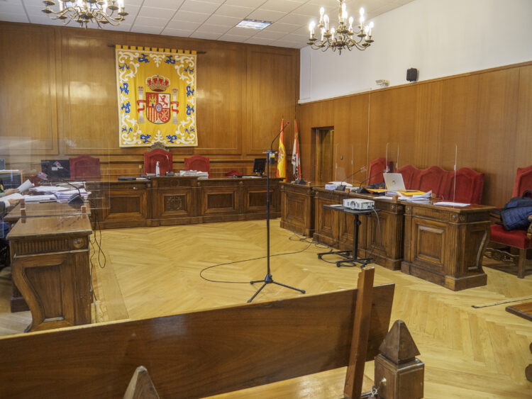 El exalcalde de Maderuelo, inhabilitado nueve años por prevaricación administrativa 1 Sala del juicio / KAMARERO