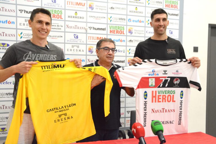 El Viveros Herol Nava presenta a Bonanno y a Yeray 1 De izquierda a derecha, Yeray Lamariano, Julián Mateo y Nico Bonanno en la presentación./ AMADOR MARUGÁN