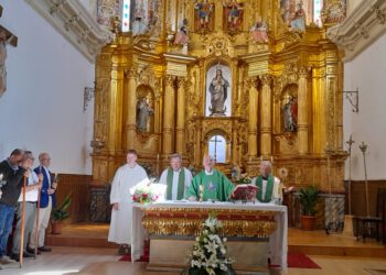 Celebración de la eucaristía / LOURDES MATARRANZ
