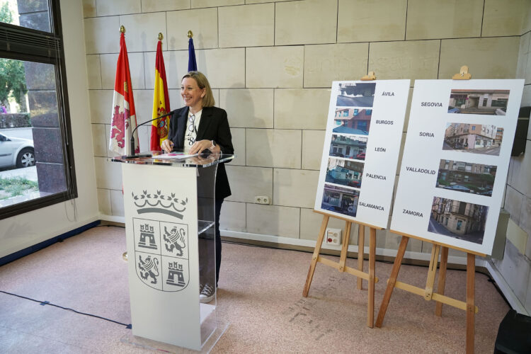 Isabel Blanco visita el futuro centro de Valladolid. / Eduardo Margareto