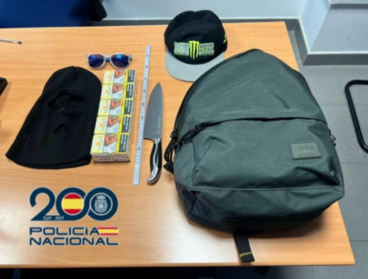 Detienen a un niño por intentar atracar una gasolinera en Valladolid 1 Material intervenido a un menor de edad que intentó atracar una gasolinera en Valladolid. / Policía Nacional