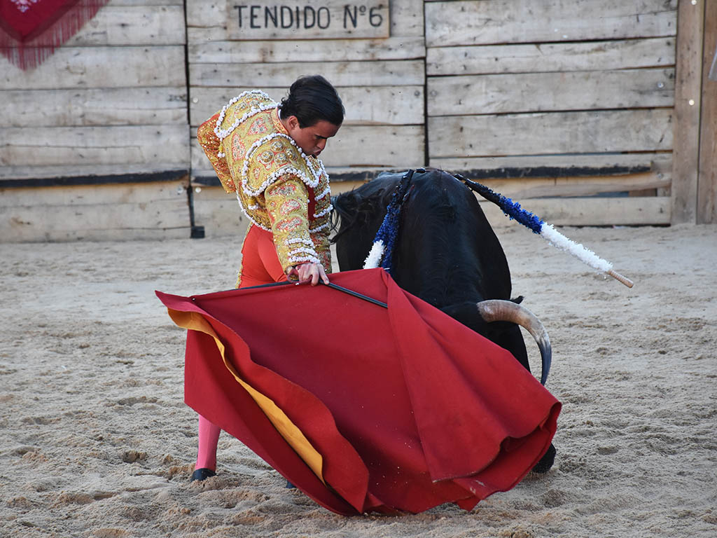 Valsaín contará con una novillada con picadores por los 25 años de su Feria de Abril 2 Derechazo de Joselito de Córdoba en Pedraza. / A.M.