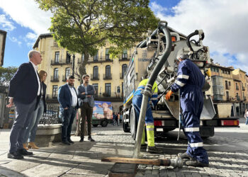 Presentación del camión aspirafangos para limpiar los imbornales