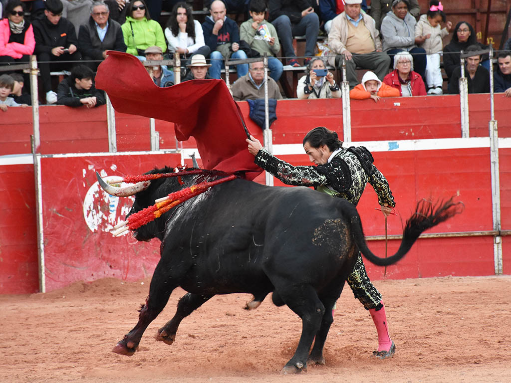 Pase pecho de Miguel Andrades. / A.M