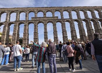 Turistas en el Acueducto