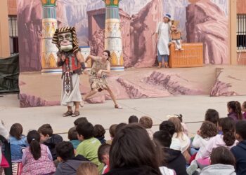 Representación de la obra en el C.R.A. Campos Castellanos / LOURDES MATARRANZ