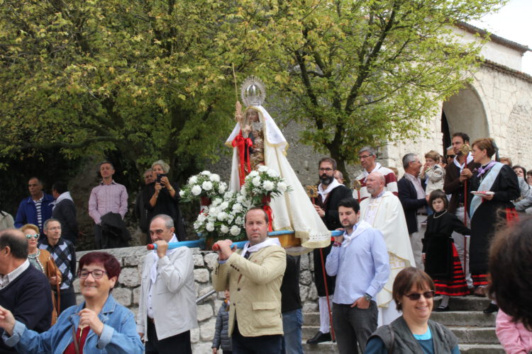 El barrio cuellarano de El Salvador celebra las fiestas de ‘El Henarillo’ 1 Procesión de la Virgen de la Palma / E.A.