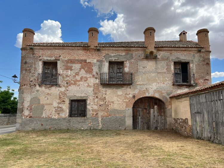 Palacio de Paradinas, una joya arquitectónica del siglo XV / PALACIO DE PARADINAS
