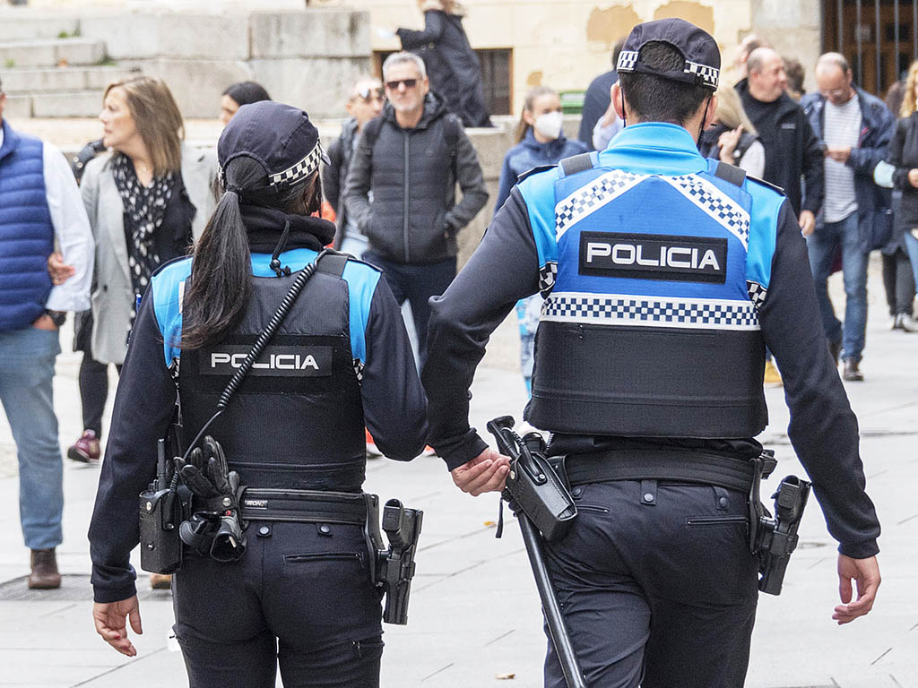 Agentes de Policía Local. / KAMARERO