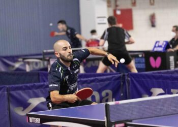 El jugador alicantino e integrante del CD Seghos, Libre Sancho, durante un encuentro./ E.A.