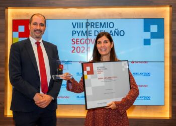 Gema Montalvo reocge el Premio Pyme del Año Segovia 2024 en representación de Animal Data Analitics.