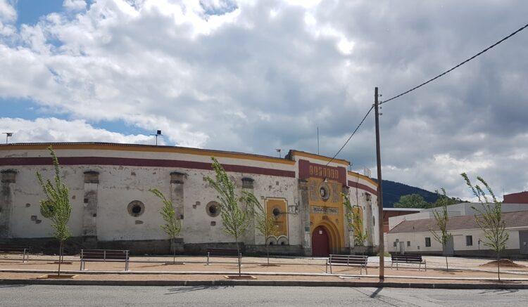 Plaza de Toros de El Espinar / E.A.