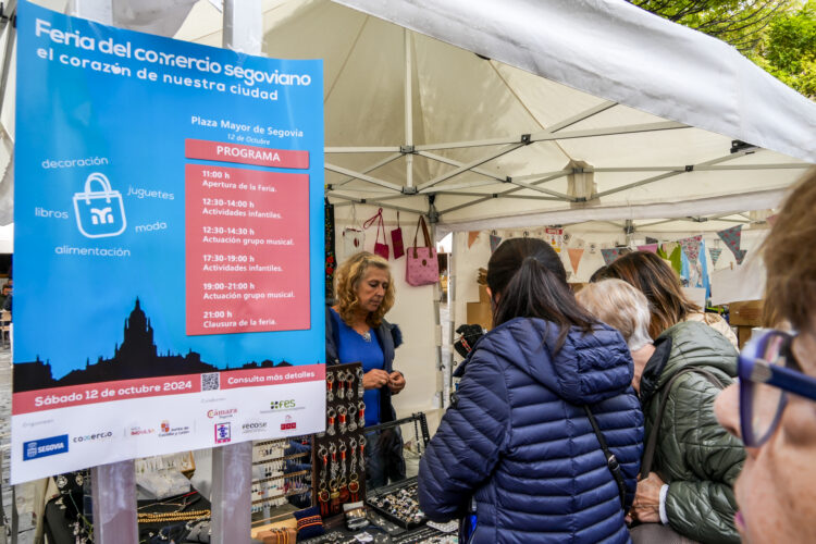 Uno de los stands de la Feria del Comercio Segoviano 2024.