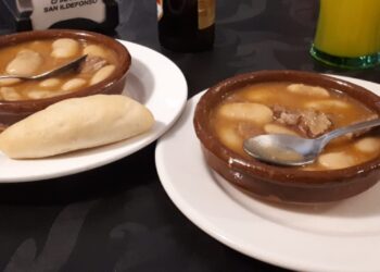 Una tapa de Judiones de La Granja en uno de los bares de San Ildefonso./ E.A.