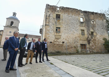 El Consejero de Cultura presenta la Actuación de Cohesión en Destino “Valpuesta, origen del español”. / Ricardo Ordóñez