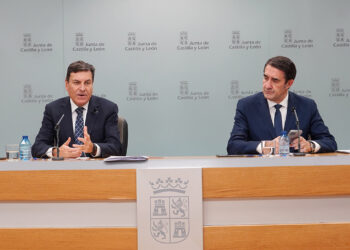 Fernández Carriedo y Suárez-Quiñones durante  la rueda de prensa posterior al Consejo de Gobierno. / Miriam Chacón