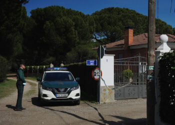 Registro, en abril de 2022, de la casa del ahora imputado por la muerte de Esther López. / Miriam Chacón